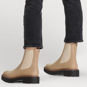 Sam Edelman Laguna Chelsea Boot in Sesame Leather | Women’s 8.5